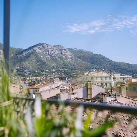 公寓 2 Pieces Avec Grande Terrasse - Centre De 土伦